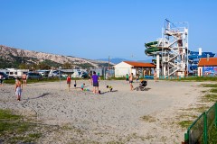 Hřiště u pláže Baška, Krk - Chorvatsko